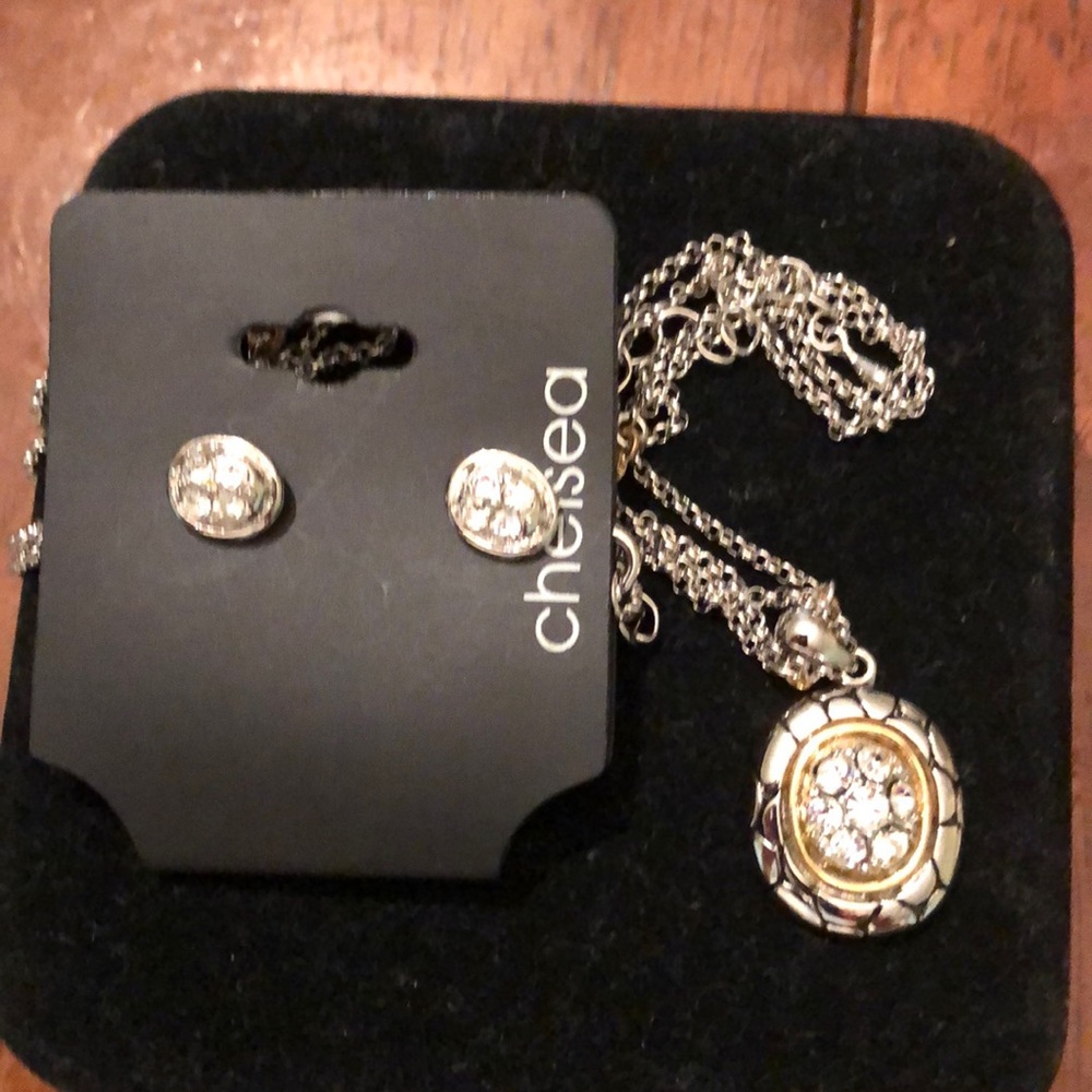 Necklace and earring set- brand new